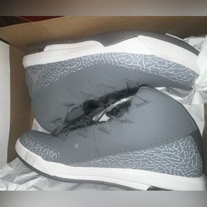 Size 13 Jordan air deluxe used